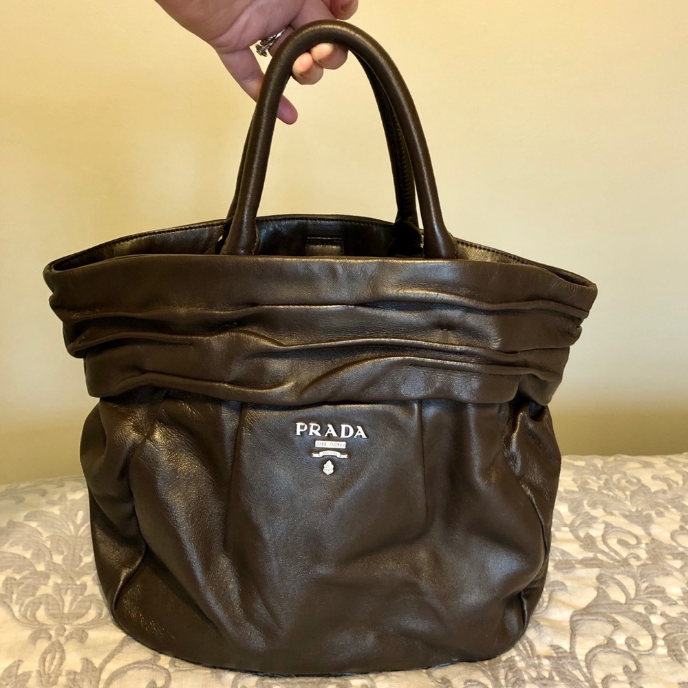 PRADA - Nappa Frills Tote in Marrone